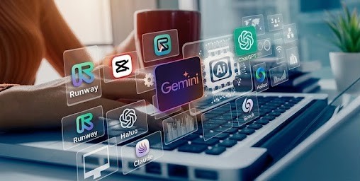 Profesional trabajando con herramientas de inteligencia artificial en KatDan Online
